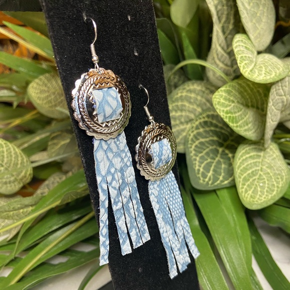 Concho Leather Earrings - Picture 2 of 3